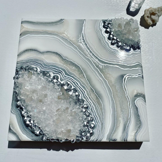 Silver Pearl & White Geode w/ Clear Quartz 12