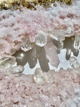 Load image into Gallery viewer, Large Gold &amp; White Geode Panel w/ Rose &amp; Clear Quartz Points - 30&quot; x 30&quot; Round
