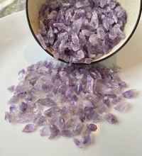 Load image into Gallery viewer, Light Rough Amethyst Chips
